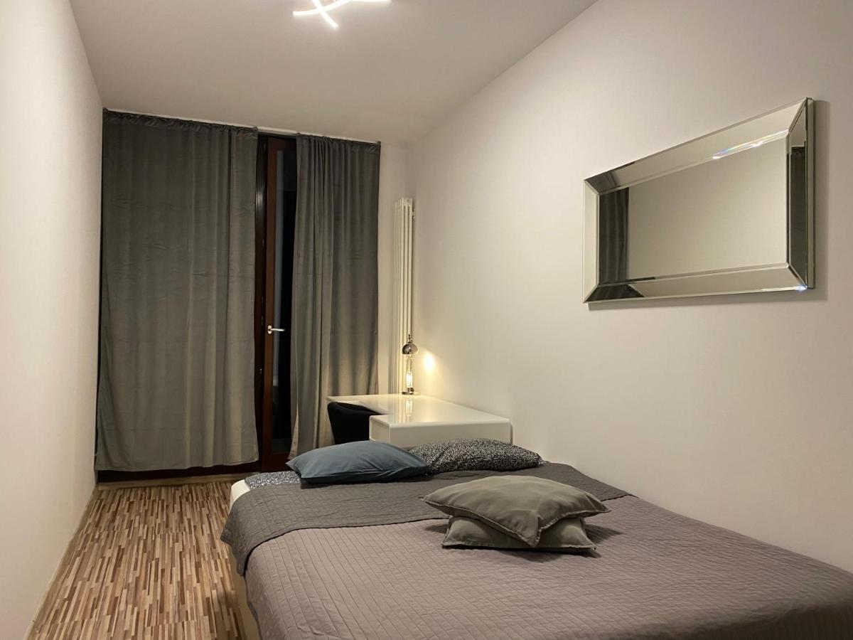 Two Rooms Apartment Triton Park 华沙 外观 照片