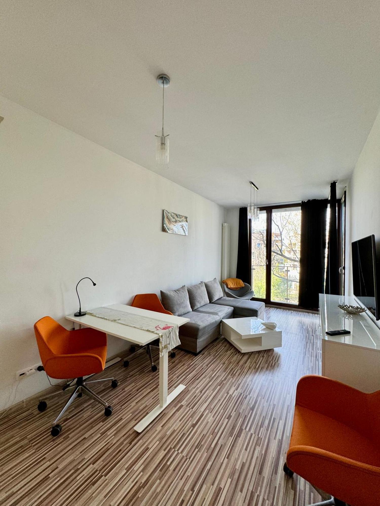 Two Rooms Apartment Triton Park 华沙 外观 照片