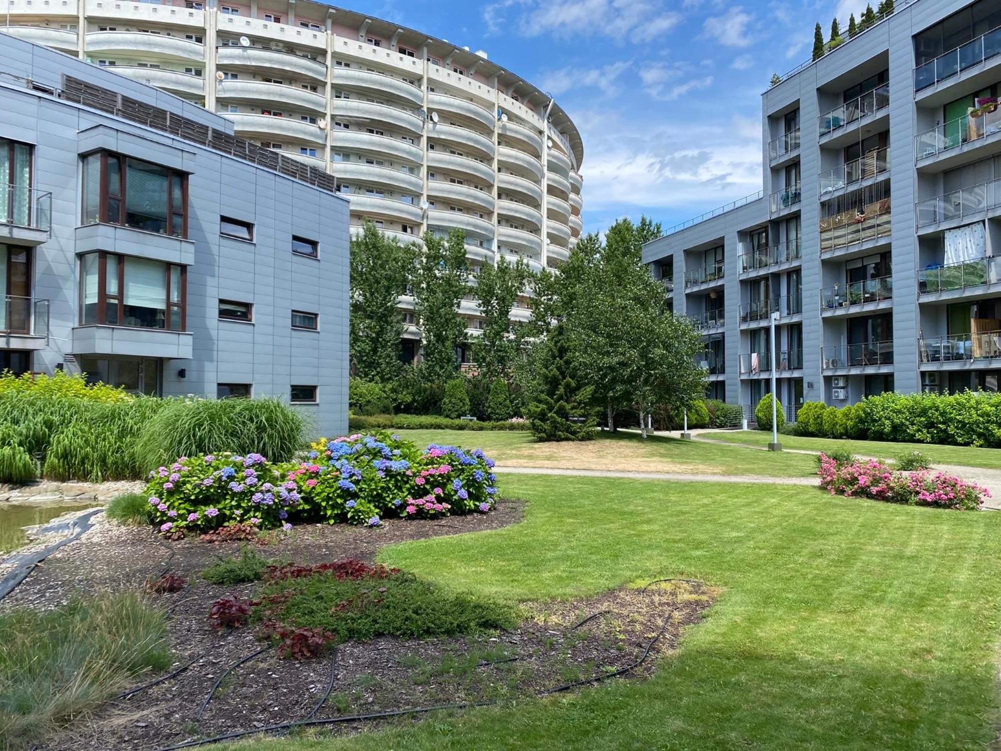 Two Rooms Apartment Triton Park 华沙 外观 照片